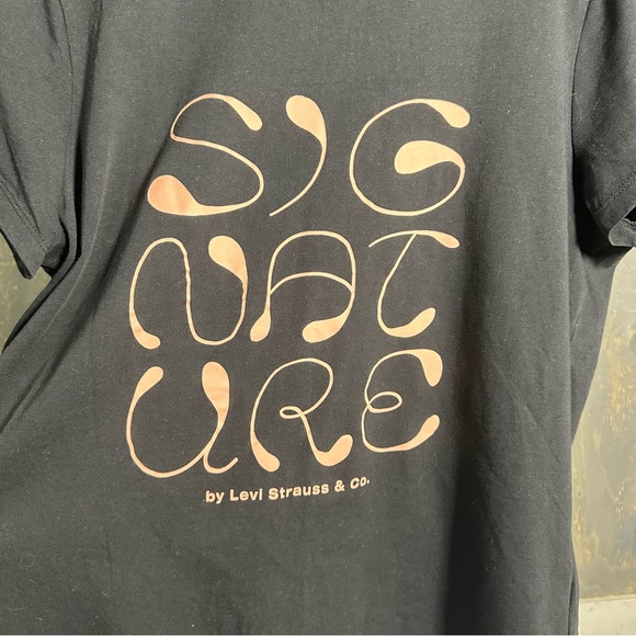 Signature by Levi Strauss Black Tee with Pink Print - Picture 2 of 7